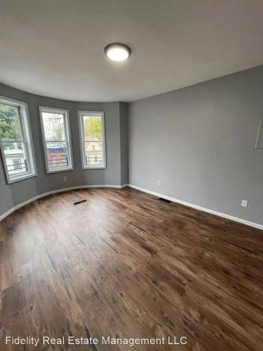 Main picture of 103 Carson Ave