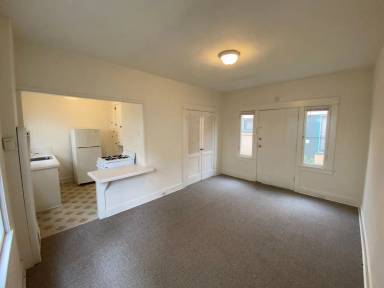 Main picture of 318 Temple Ave
