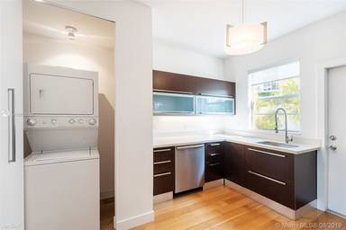 Main picture of 2031 Meridian Ave