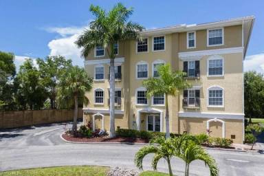 Main picture of 10090 Lake Cove Dr