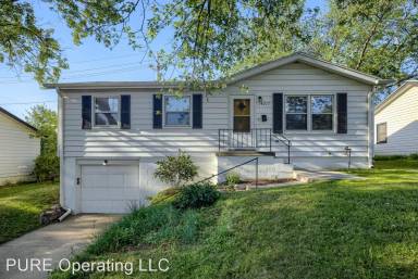 Main picture of 14217 Weir St