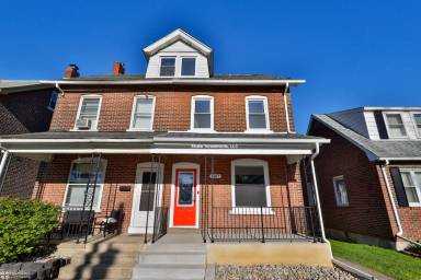 Main picture of 1107 Elm St
