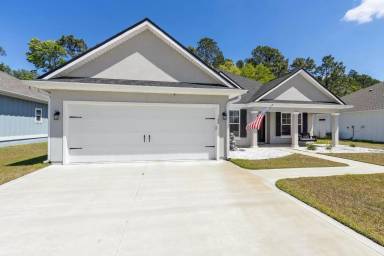 Main picture of 166 Verano St
