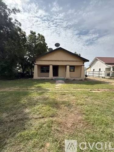 Main picture of 1012 W Brice St