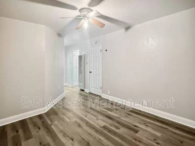Main picture of 2223 Bonar St