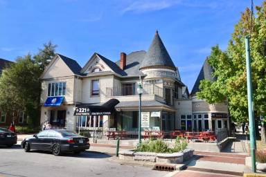 Main picture of 221 E Kirkwood Ave
