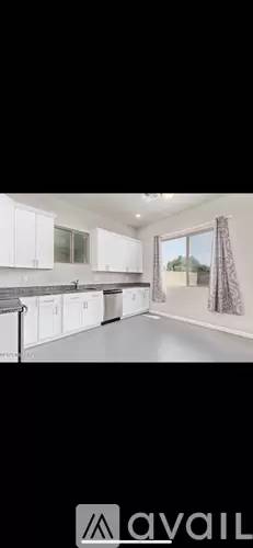 Main picture of 132 E Stone Ct