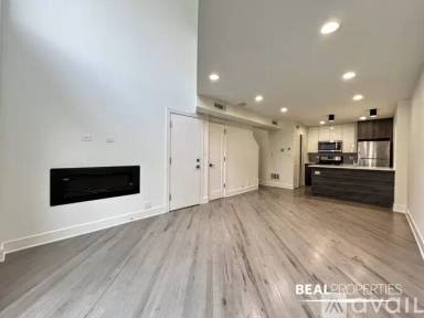 Main picture of 944 W Grace St Apartments