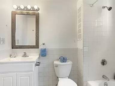 Main picture of 60 Lunenburg St