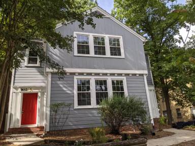 Main picture of 900 Dacian Ave