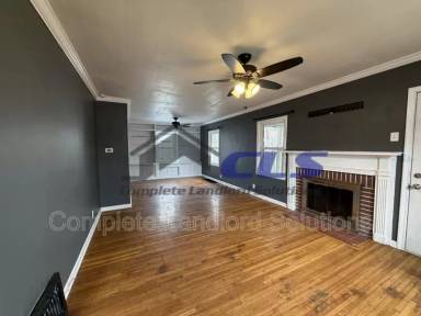 Main picture of 2116 Poplar St