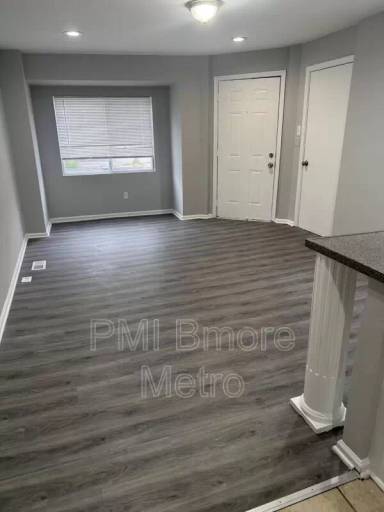 Main picture of 2643 E Madison St