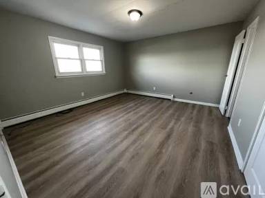 Main picture of 2 Acorn Rd
