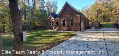 Main picture of 550 Cottonfield Cir