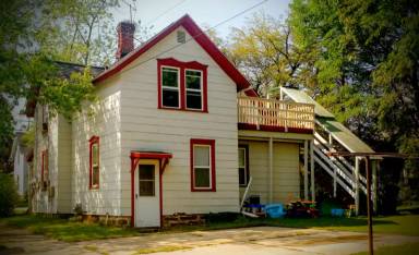 Main picture of 400 Laurel St