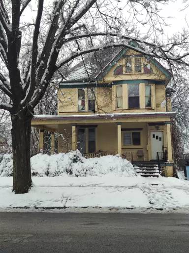 Main picture of 744 W William St