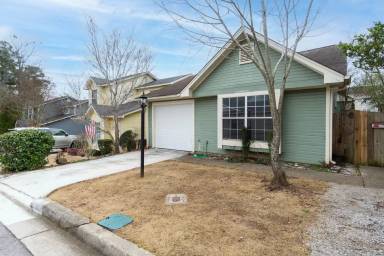 Main picture of 124 Bridle Trace Ln