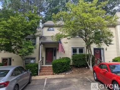 Main picture of 203 Oak Hollow Ct