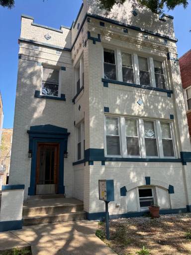 Main picture of 6441 N Seeley Ave