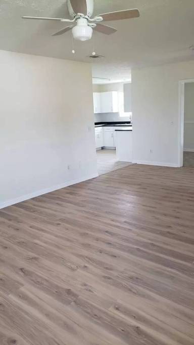Main picture of 2809 E 17th St
