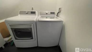 Main picture of 473 W 28th Pl