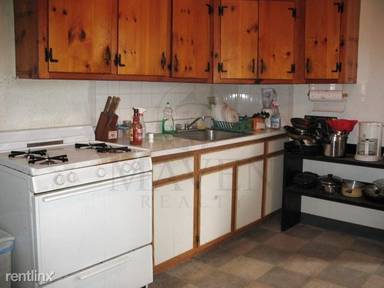 Main picture of 3 Mossland St