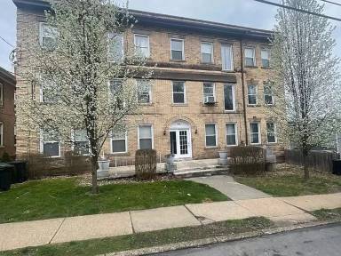 Main picture of 65 N Linwood Ave