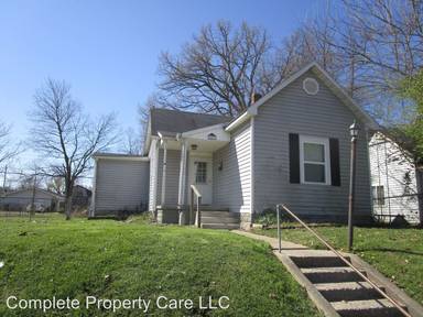Main picture of 1421 W 2nd St