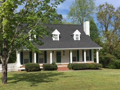 Main picture of 7831 Safari Dr