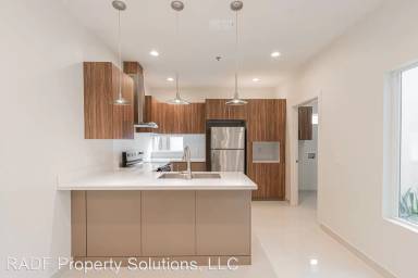 Main picture of 8101 N 23rd Ln