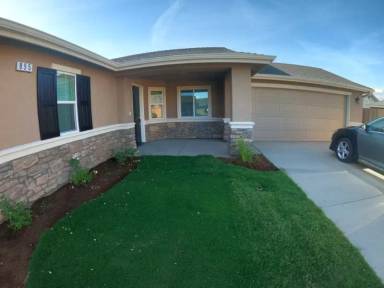 Main picture of 895 N Creekview St