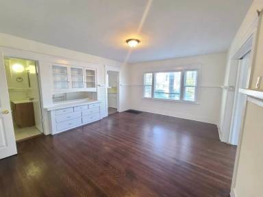 Main picture of 441 E 5th St