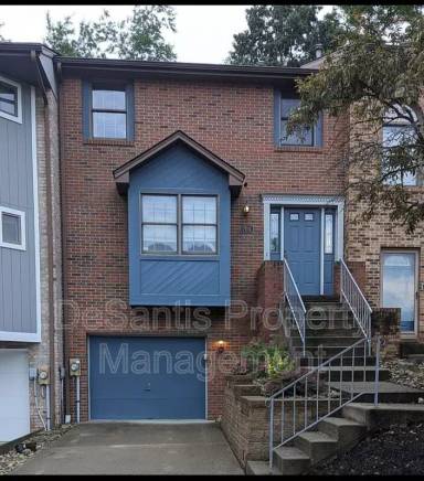 Main picture of 704 Canterbury Dr