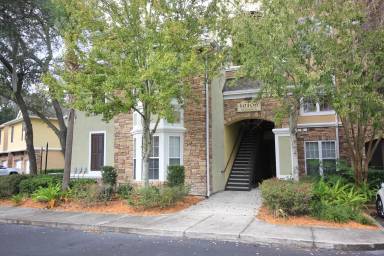 Main picture of 10106 Courtney Oaks Cir