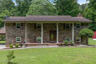 Main picture of 1301 Chert Pit Rd