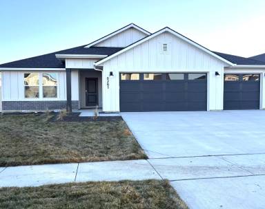 Main picture of 8261 E Sunray Dr