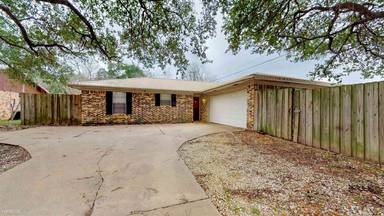 Main picture of 1407 Holleman Dr