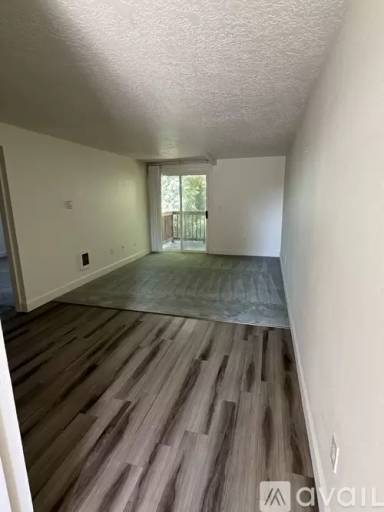 Main picture of 6830 N Columbia Way