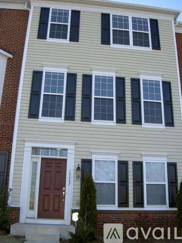 Main picture of 13205 Village Square Dr