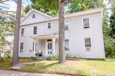 Main picture of 56 Kinderhook St