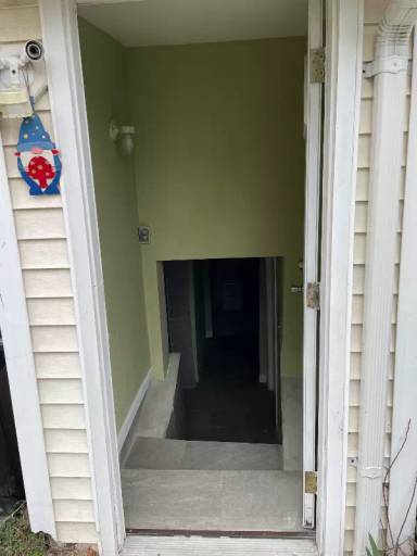 Main picture of 9 Nash Pl