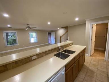 Main picture of 303 W. Taylor - B