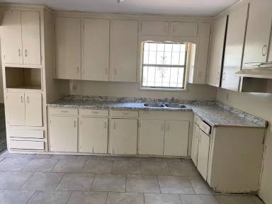 Main picture of 2770 Parkridge St