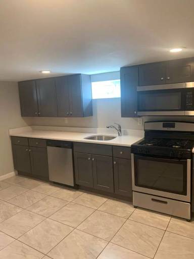 Main picture of 785 River Ave