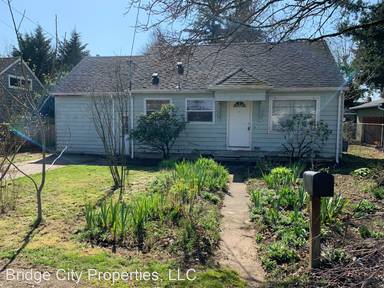 Main picture of 5620 SE Lambert St