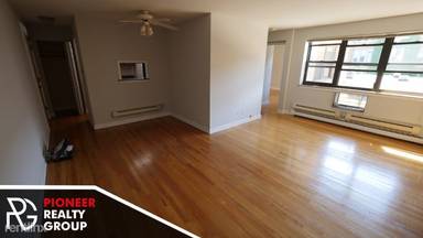 Main picture of 660 W Wrightwood Ave