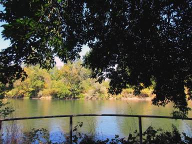 Main picture of 5521 Rogue River Highway