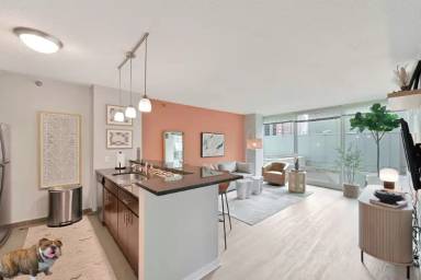 Main picture of 331 E Ohio St