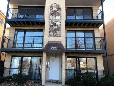 Main picture of 3936 N Narragansett Ave