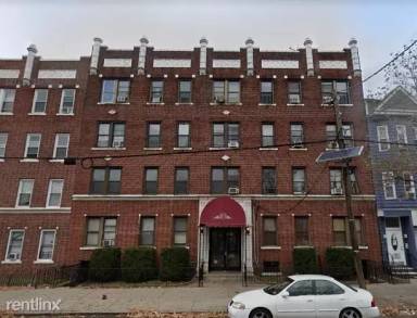 Main picture of 2271 Kennedy Blvd